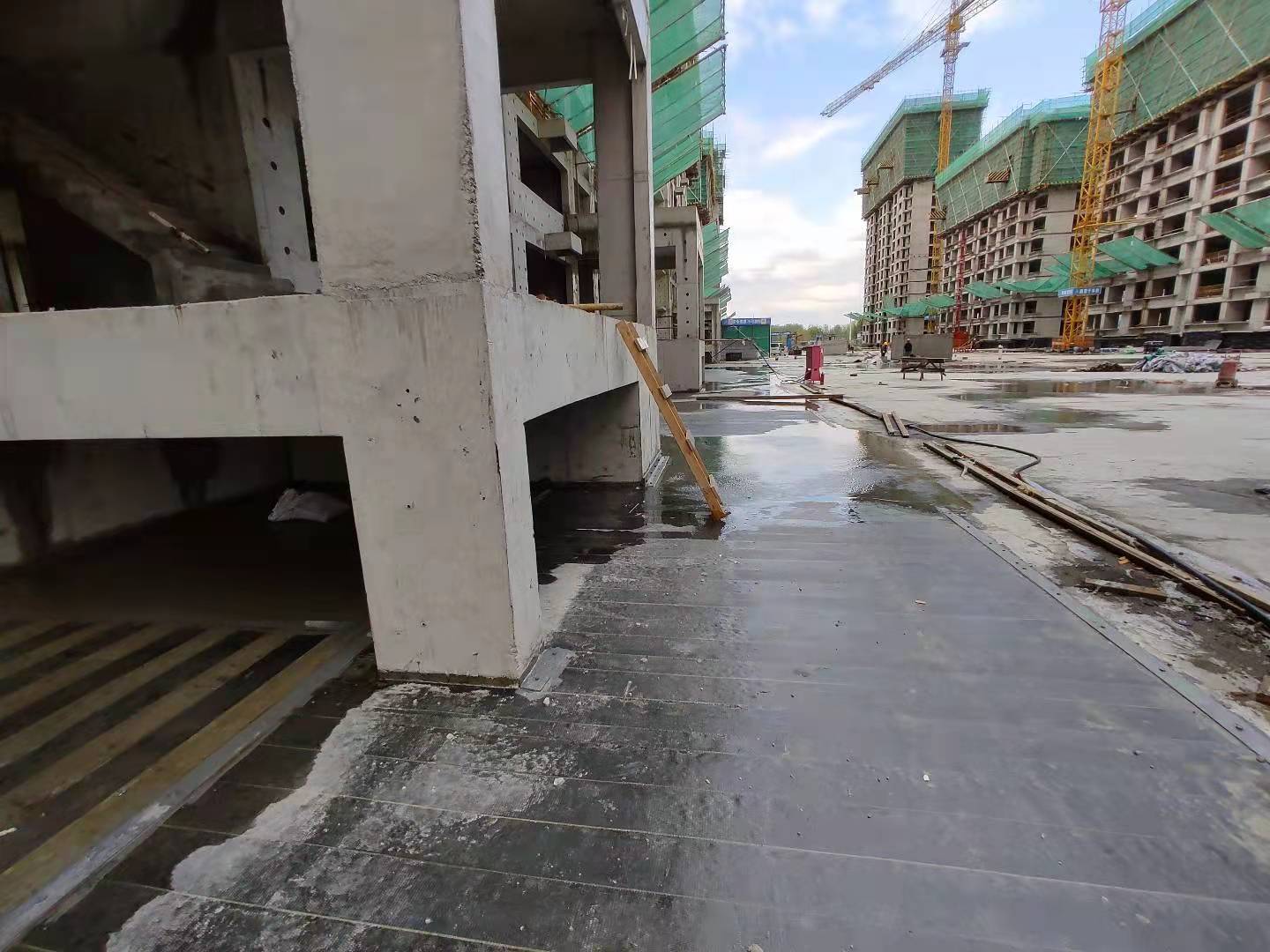 汉阳碳纤维板和钢板谁更强